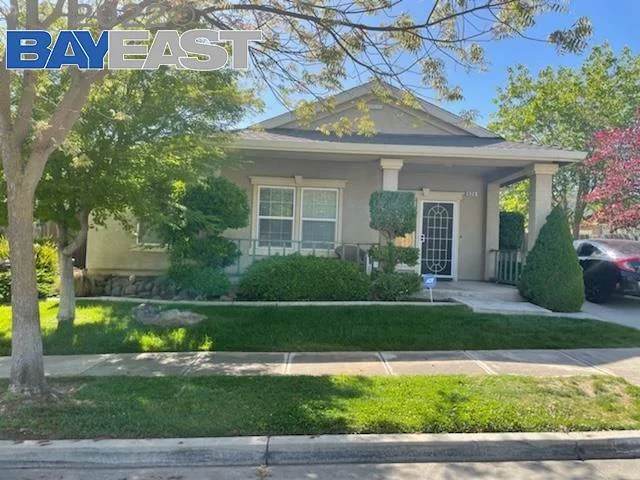 624 Esther Way, Oakdale, CA 95361