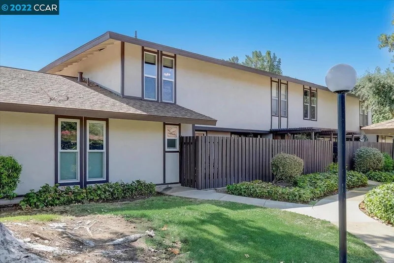 5456 Roundtree Dr #B, Concord, CA 94521