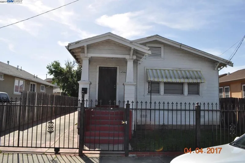 1048 106th Ave, Oakland, CA 94603