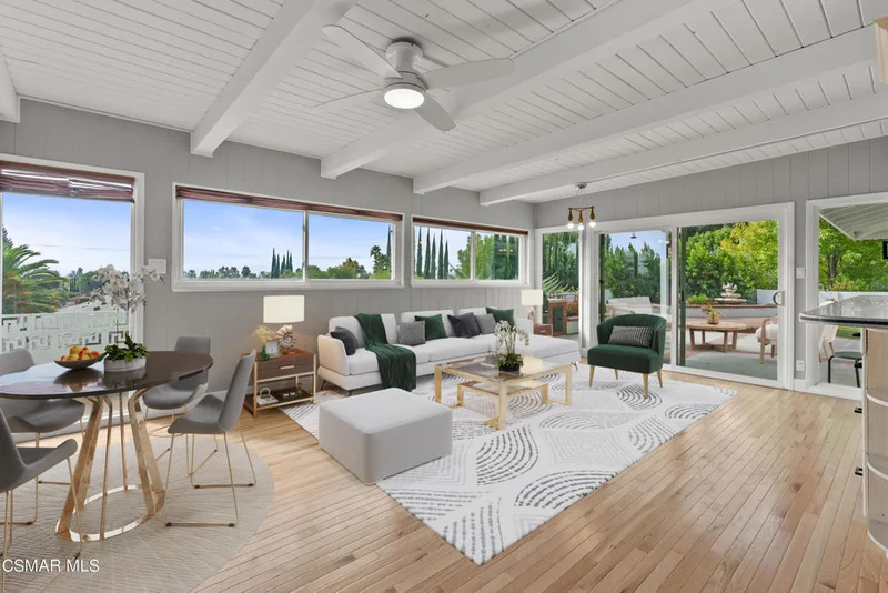 8464 Moorcroft, West Hills, CA 91304