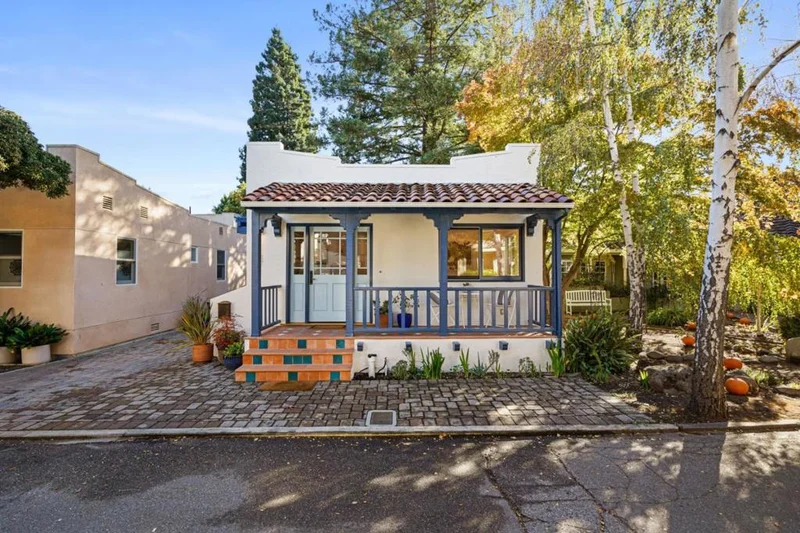 1157 Lincoln Ave., Palo Alto, CA 94301