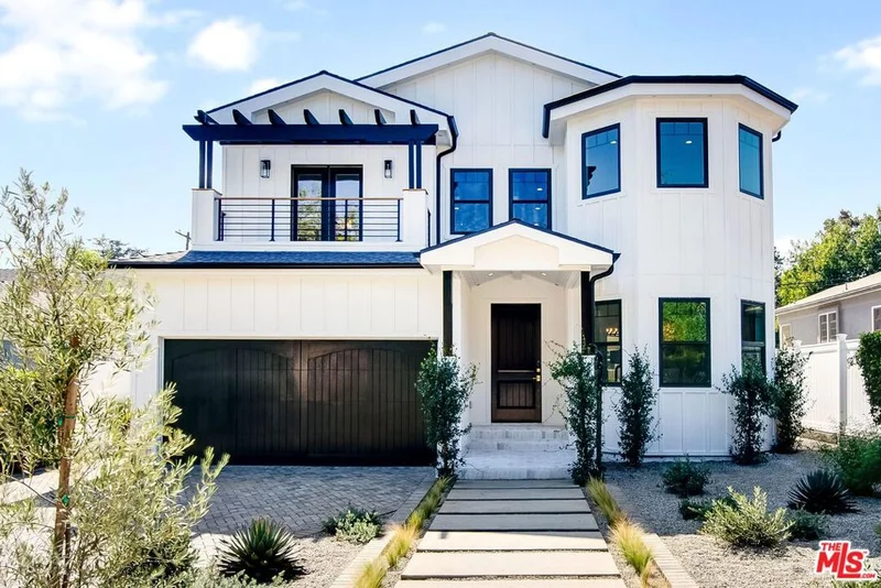 1025 Carmelina, Los Angeles, CA 90049