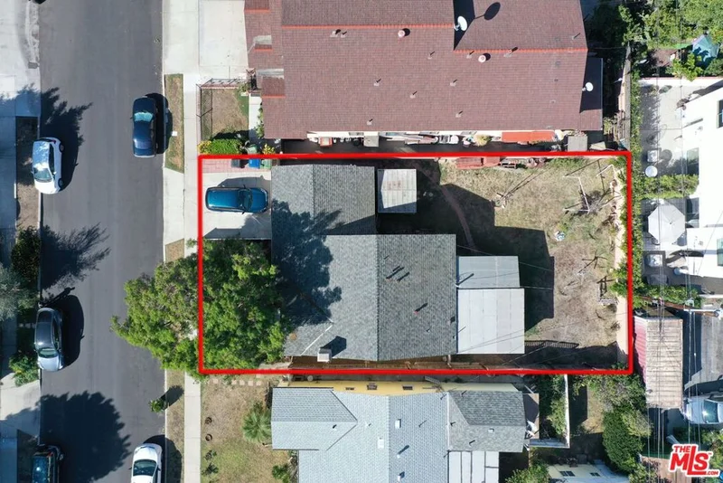 8517 Melvil, Los Angeles, CA 90034