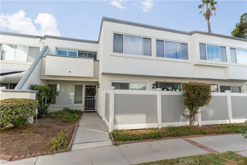 18521 Mayall #K, Northridge, CA 91324