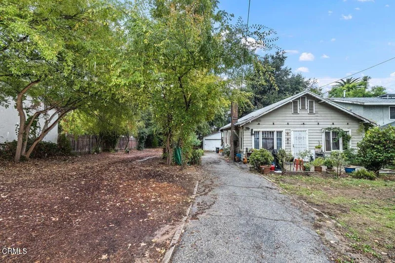 86 Pine, Altadena, CA 91001