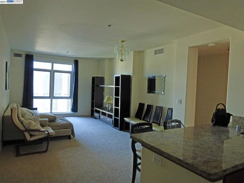 423 7th St. #611, Oakland, CA 94607