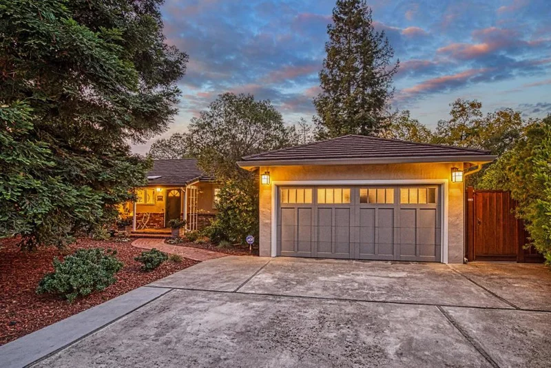 18665 Ravenwood, Saratoga, CA 95070