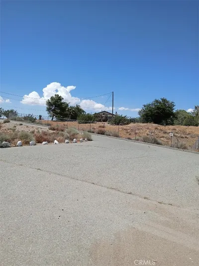 10722 Phelan Road photo 2