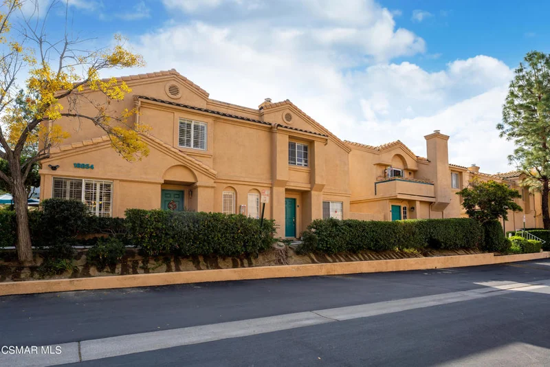 18854 Vista Del Canon #F, Newhall, CA 91321