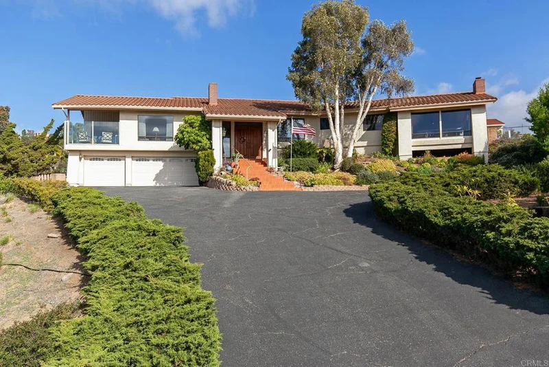 4347 Mount Helix Highlands Dr., La Mesa, CA 91941