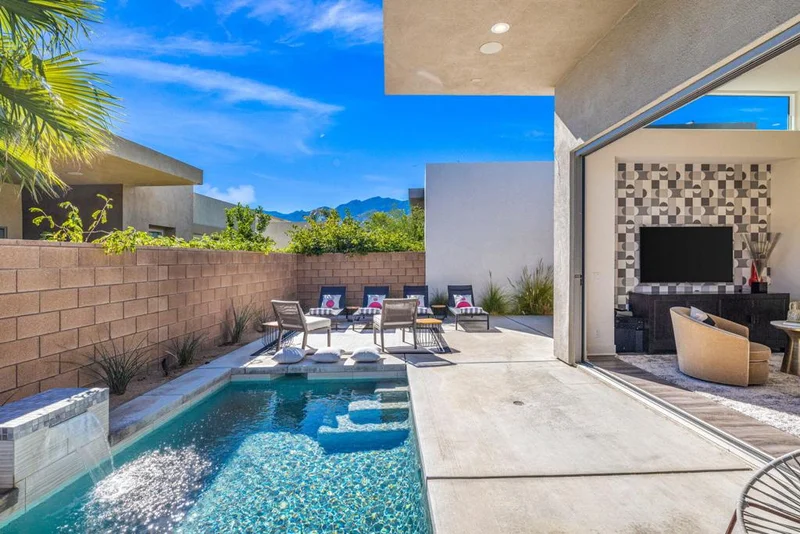 4162 Ebony, Palm Springs, CA 92262