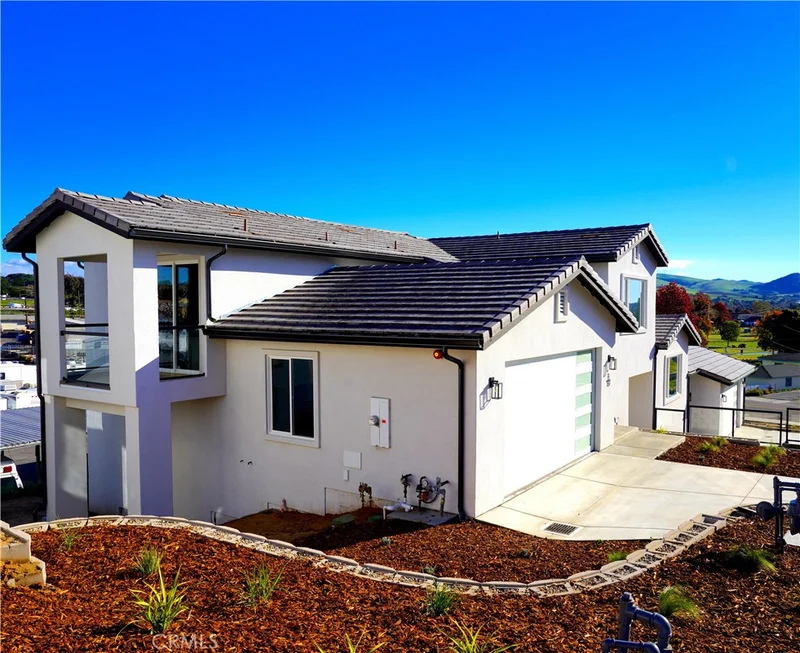 189 Brisco Rd #A, Arroyo Grande, CA 93420