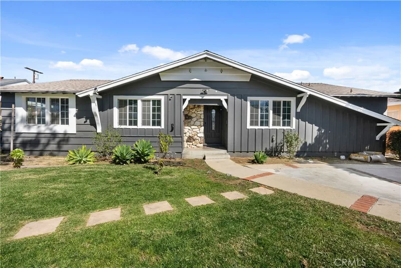 8560 Aura, Northridge, CA 91324