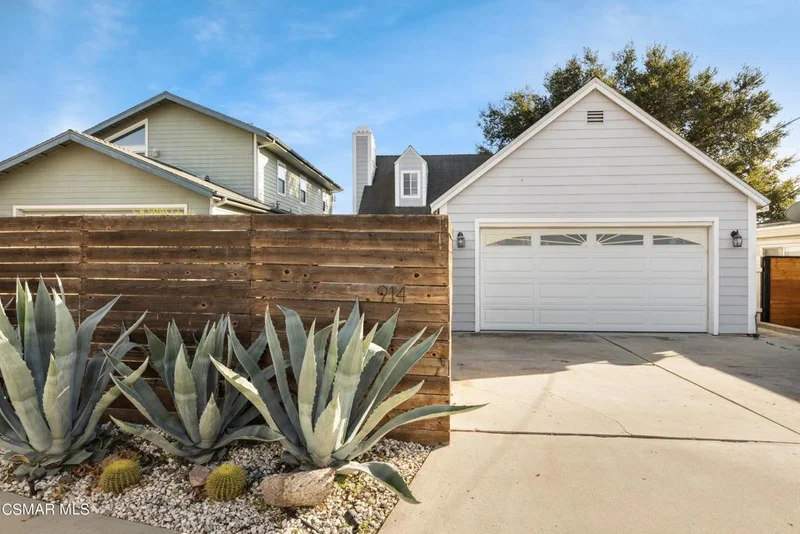 914 Hillcrest, Thousand Oaks, CA 91360