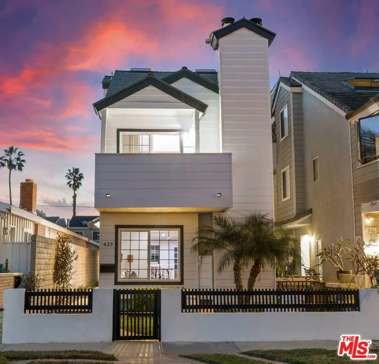 423 18th, Huntington Beach, CA 92648