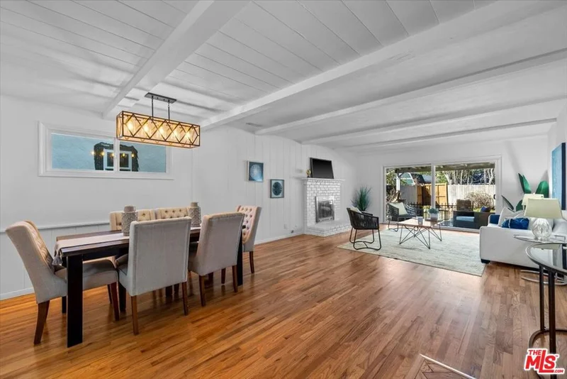 22621 Berdon, Woodland Hills, CA 91367
