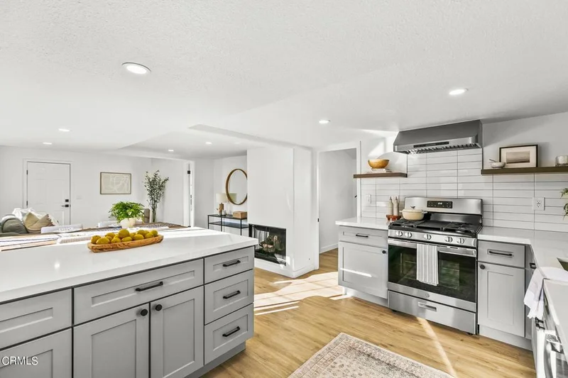 780 Olive, Ventura, CA 93001