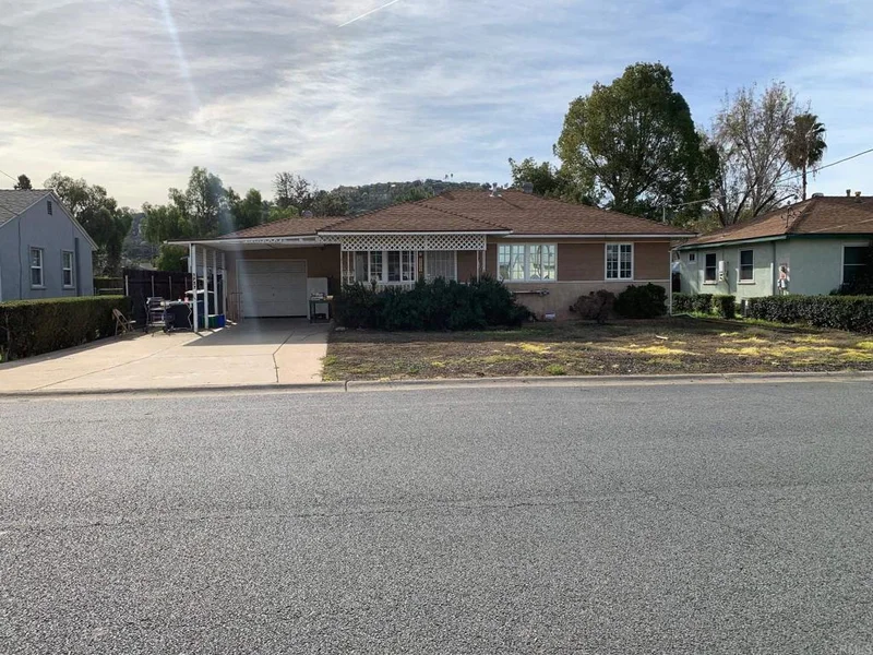 1237 Andover, El Cajon, CA 92019
