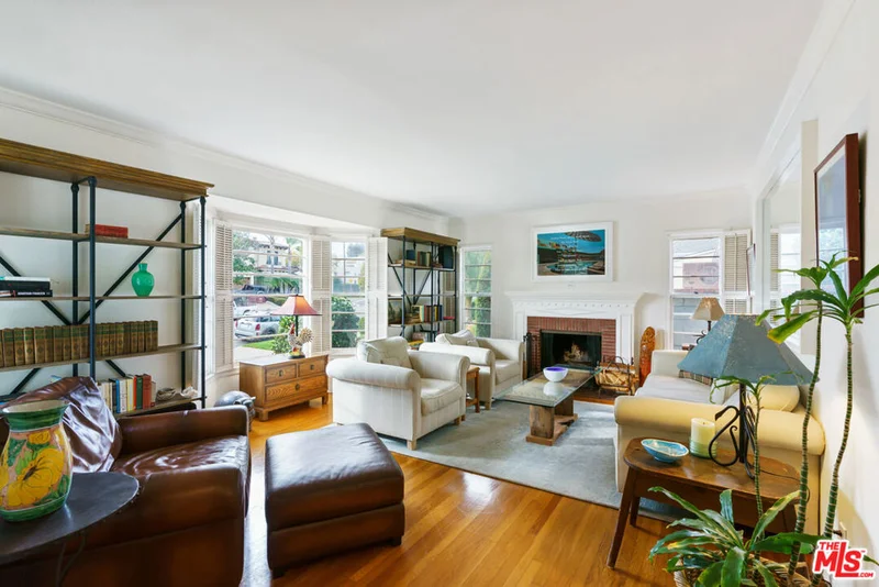 414 Gretna Green, Los Angeles, CA 90049