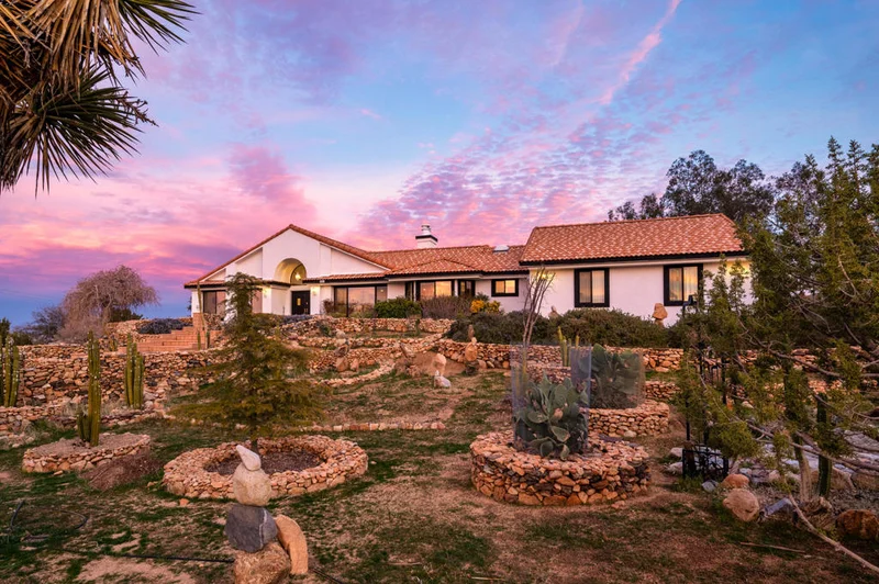 9025 Warren Vista Ave., Yucca Valley, CA 92284