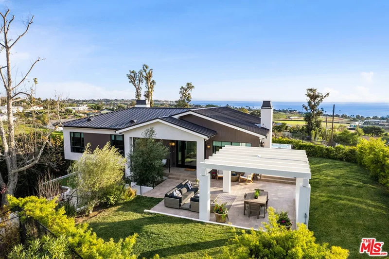 29848 Harvester, Malibu, CA 90265
