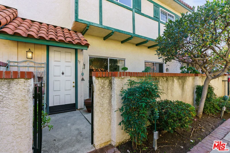 10030 Owensmouth #77, Chatsworth, CA 91311