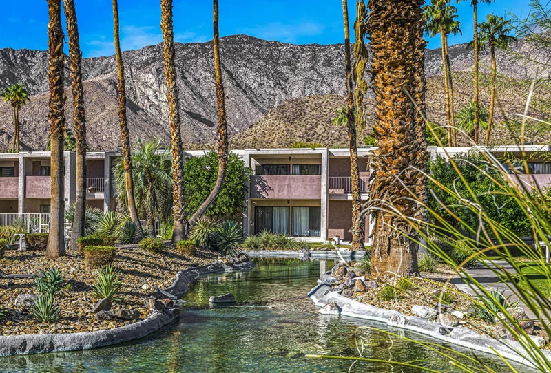 2696 Sierra Madre #F14, Palm Springs, CA 92264
