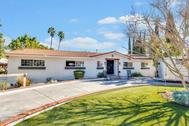 1048 Calle Las Trancas, Thousand Oaks, CA 91360