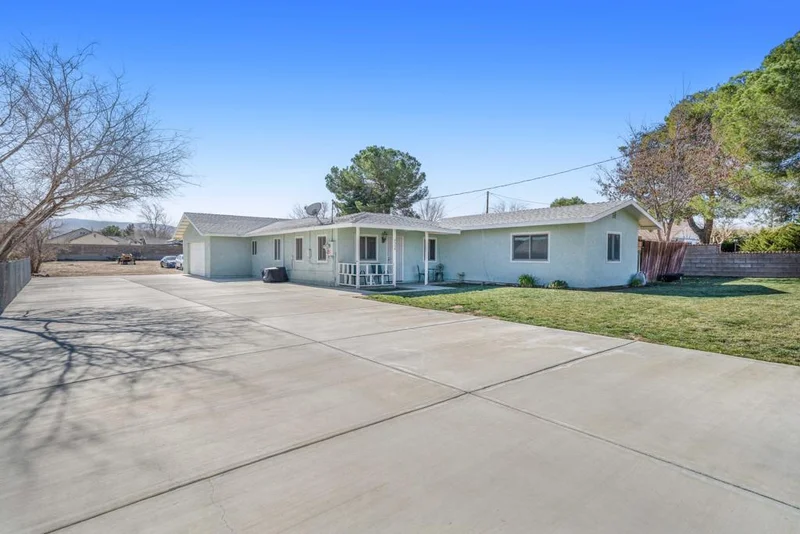 4558 Avenue L 2, Lancaster, CA 93536