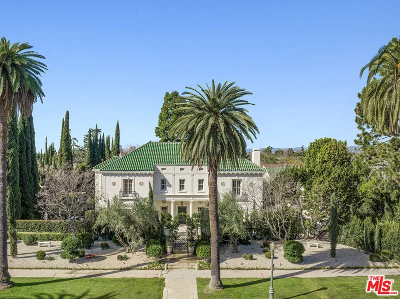 425 Plymouth, Los Angeles, CA 90020