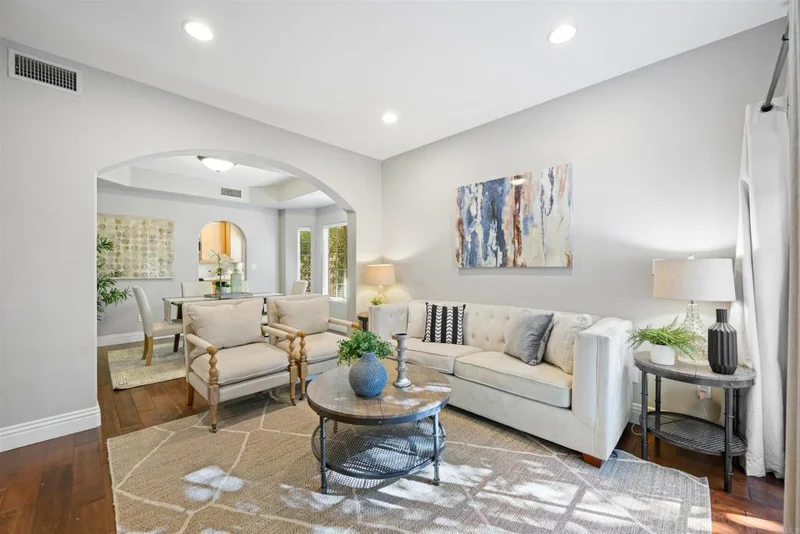 11808 Riverside #14, Valley Village, CA 91607