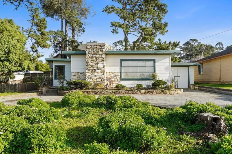 1001 David, Pacific Grove, CA 93950