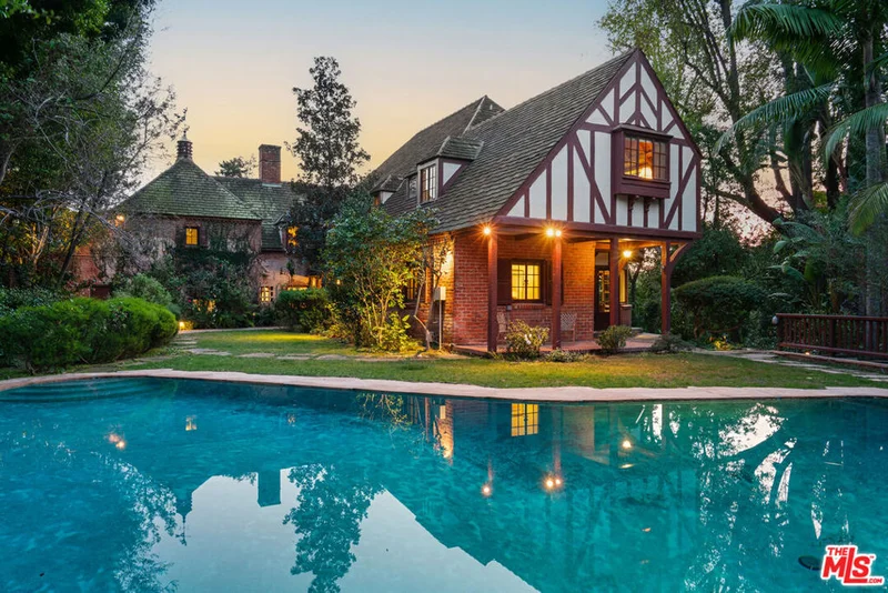 2531 Catalina, Los Angeles, CA 90027