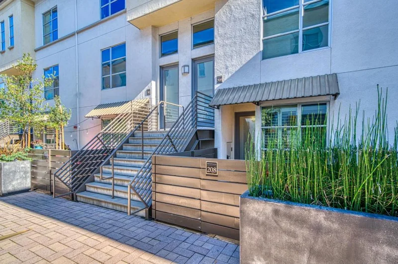 1 Julian #208, San Jose, CA 95112