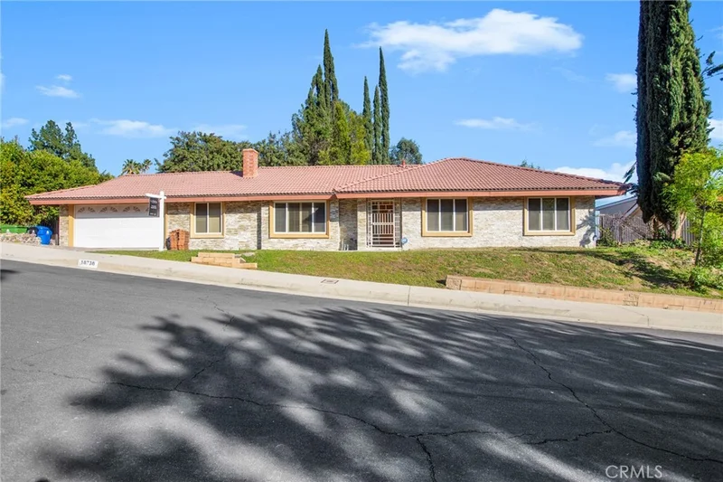 18736 Accra, Porter Ranch, CA 91326