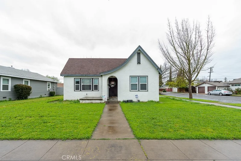 300 J, Madera, CA 93637