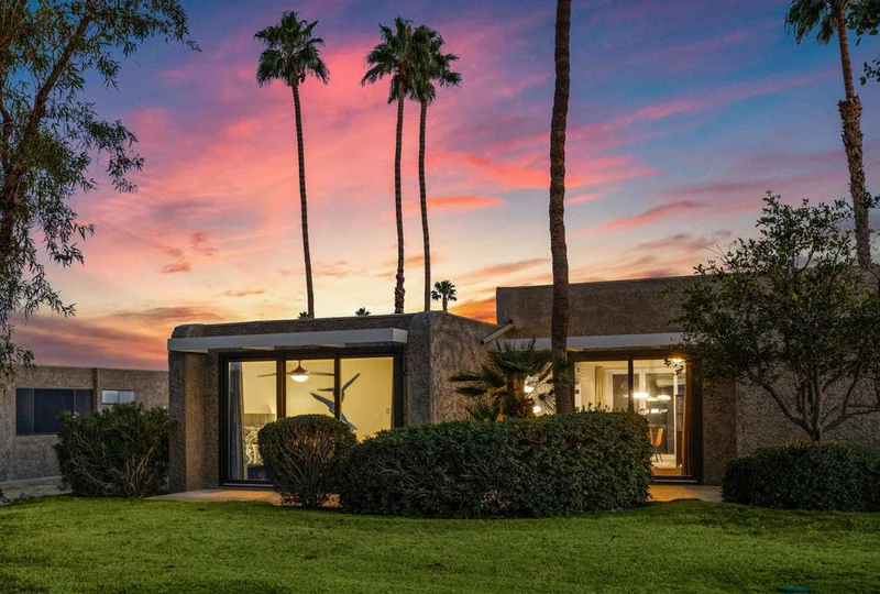 1868 Tamarisk, Palm Springs, CA 92262