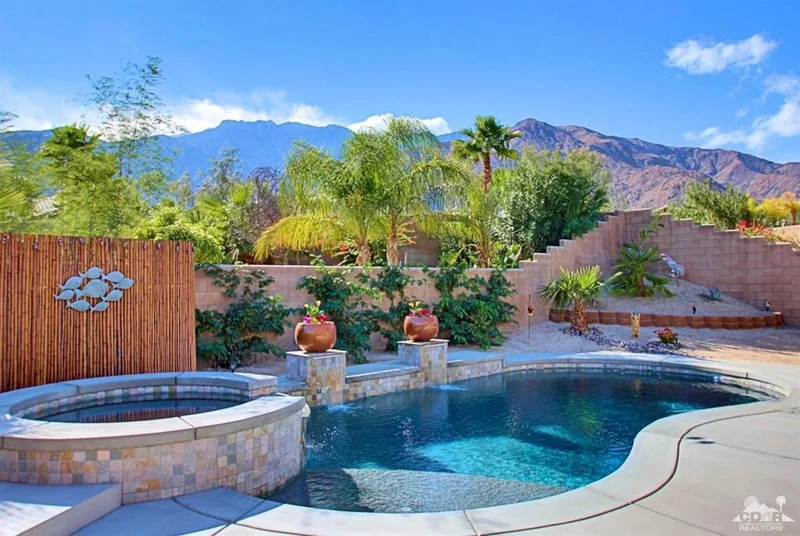 1123 Mira Luna, Palm Springs, CA 92262