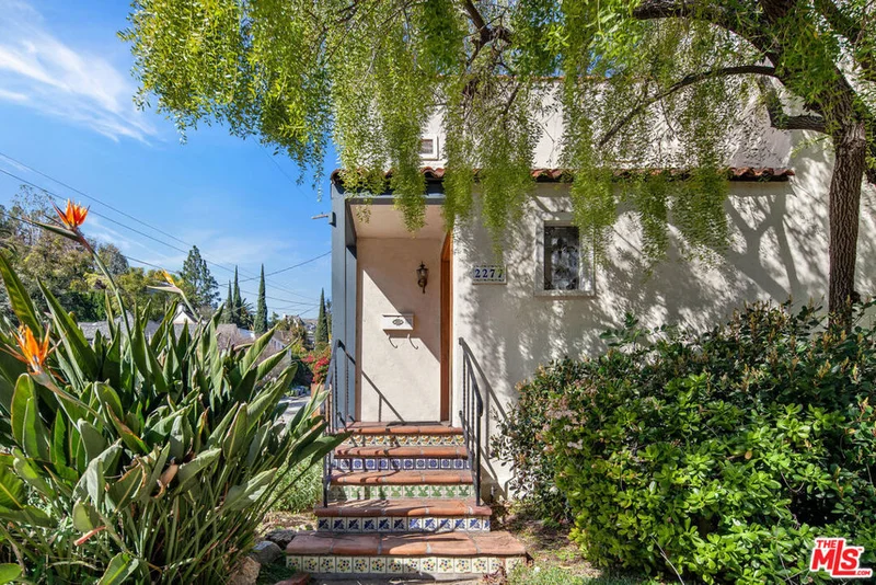 2277 Canyon, Los Angeles, CA 90068