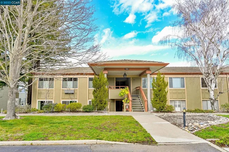 1909 Skycrest Dr #2, Walnut Creek, CA 94595