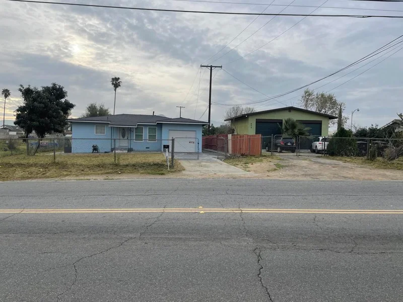 908 Orange, Riverside, CA 92501