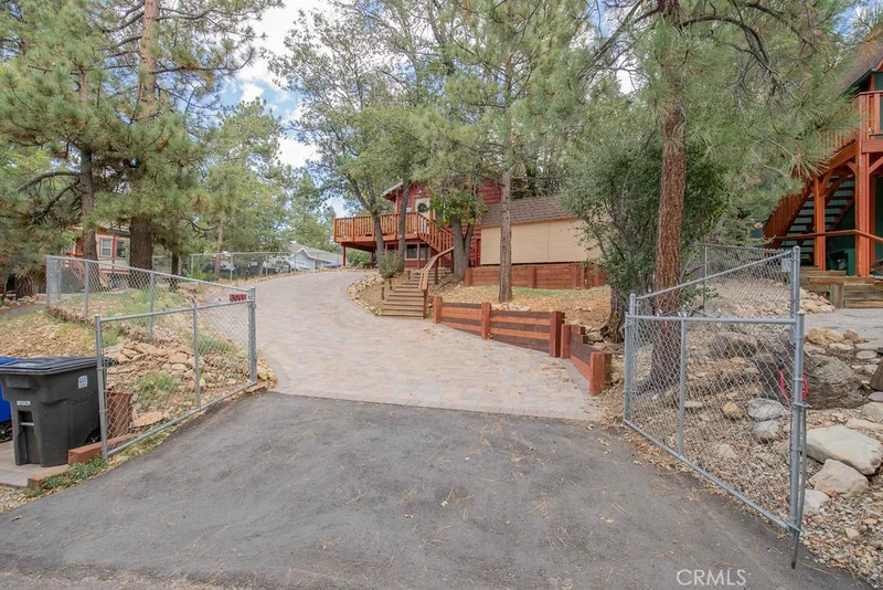 301 Vista, Sugarloaf, CA 92386