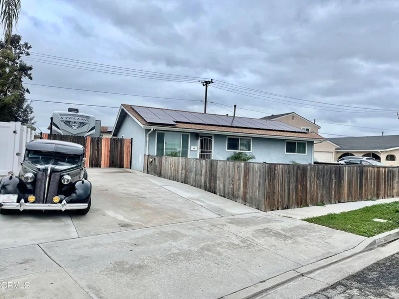 896 Phoenix, Ventura, CA 93004