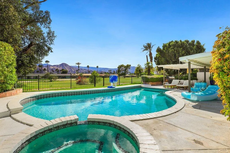 76759 New York, Palm Desert, CA 92211