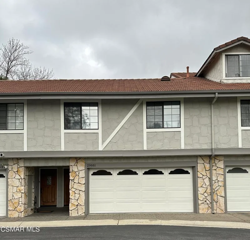 29661 Strawberry Hill, Agoura Hills, CA 91301