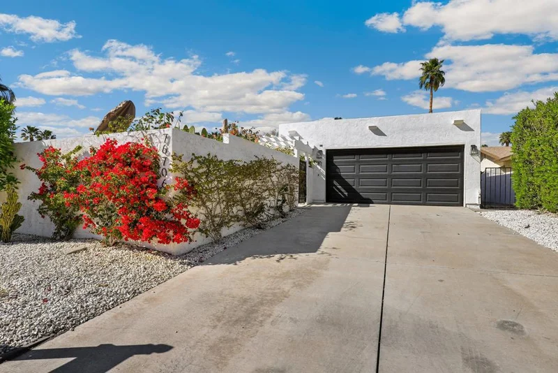76706 New York, Palm Desert, CA 92211