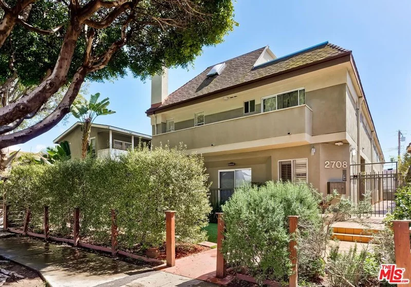 2708 Arizona Avenue D, Santa Monica, CA 90404