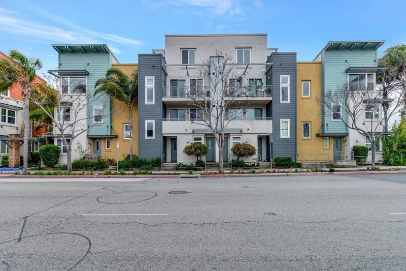 433 W 2nd Avenue 2104, Escondido, CA 92025