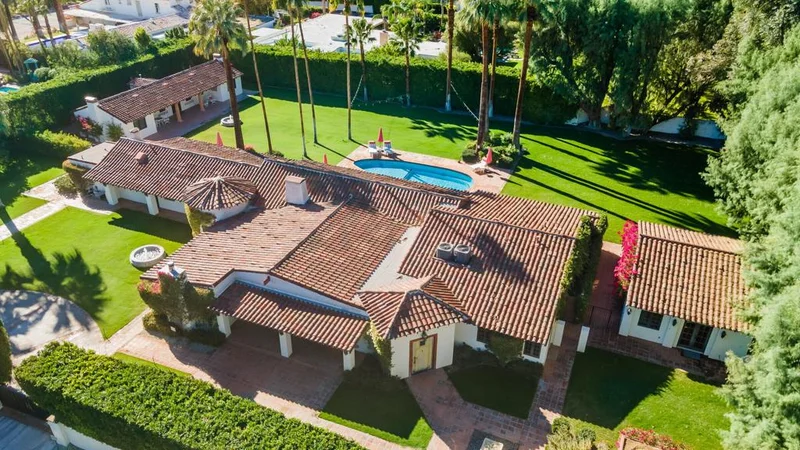 899 Avenida Palmas, Palm Springs, CA 92262
