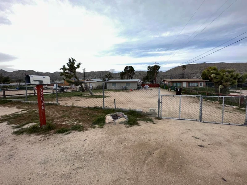 55626 Santa Fe Trl, Yucca Valley, CA 92284